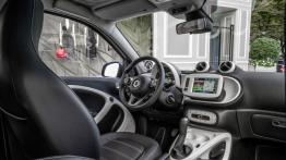 Smart forfour II (2015) w Paryżu - kokpit