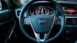 Volvo V40 II Cross Country 2.0 D4 - galeria redakcyjna - kierownica