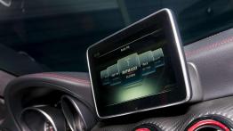 Mercedes A250 Sport 4MATIC - galeria redakcyjna - ekran systemu multimedialnego