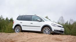 Volkswagen Cross Touran 2.0 TDI 177 KM - galeria redakcyjna - prawy bok