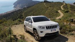 Jeep Grand Cherokee IV Facelifting (2014) Overland - widok z przodu