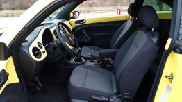 Volkswagen Beetle Hatchback 3d 1.4 TSI 160KM - galeria redakcyjna - widok ogólny wnętrza z przodu