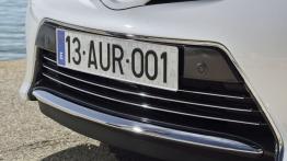 Toyota Auris II Hybrid Touring Sports (2013) - zderzak przedni