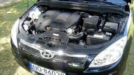 Hyundai i30 - galeria redakcyjna - maska otwarta