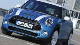 Mini Cooper S 2014 - wersja 5-drzwiowa - widok z przodu