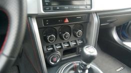 Subaru BRZ Coupe 2.0 DAVCS 200KM - galeria redakcyjna - panel sterowania wentylacją i nawiewem