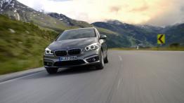 BMW 225i Active Tourer (2014) - widok z przodu