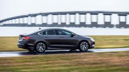 Chrysler 200C (2015) - prawy bok