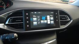 Peugeot 308 II Hatchback 1.6 THP - galeria redakcyjna - ekran systemu multimedialnego