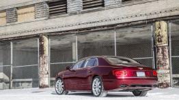 Bentley Flying Spur V8 (2014) - widok z tyłu