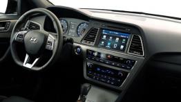 Hyundai Sonata YF Facelifting Sport 2.0T (2015) - kokpit