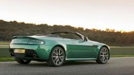 Aston Martin V8 Vantage S Volante - widok z tyłu