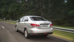 Nissan Almera 2013 - widok z tyłu