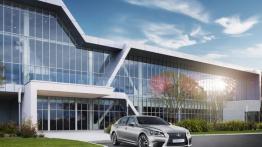 Lexus LS 460L (2013) - widok z przodu