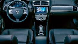 Jaguar XKR Coupe 2009 - pełny panel przedni