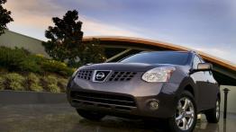 Nissan Rogue - widok z przodu