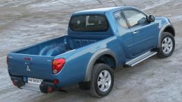 Mitsubishi L200 IV - prawy bok