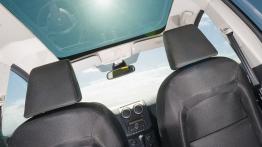 Nissan Qashqai + 2 2009 - szyberdach od wewnątrz