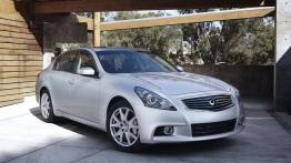 Infiniti G37 Sedan FL - widok z przodu