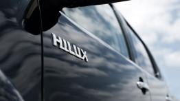 Toyota Hilux VII Double Cab Facelifting - emblemat boczny