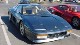 Ferrari Testarossa - widok z przodu