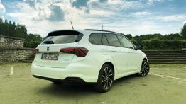 Fiat Tipo SW 1.6 Multijet 120 KM - galeria redakcyjna (1) - widok z tyłu