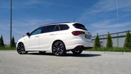 Fiat Tipo SW S-Design 1.6 Multijet 120 KM - galeria redakcyjna (1) - lewy bok