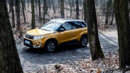 Suzuki Vitara 1.0 Boosterjet 111 KM - galeria redakcyjna (1) - lewy bok