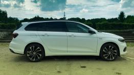 Fiat Tipo SW 1.6 Multijet 120 KM - galeria redakcyjna (1) - prawy bok