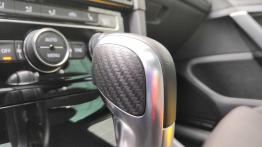 Volkswagen Golf R - galeria redakcyjna (1) - widok ogólny wnętrza z przodu