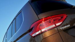 Volkswagen Touran 2.0 TDI 150 KM (nadwozie cz.1) - prawy tylny reflektor - wyłączony