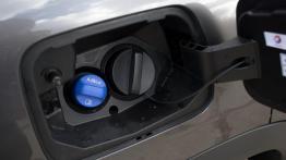 Citroen C5 Aircross 2.0 BlueHDI 178 KM - galeria redakcyjna (1) - wlew paliwa