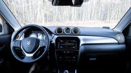 Suzuki Vitara 1.0 Boosterjet 111 KM - galeria redakcyjna (1) - widok ogólny wnętrza z przodu