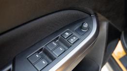 Suzuki Vitara 1.0 Boosterjet 111 KM - galeria redakcyjna (1) - sterowanie w drzwiach