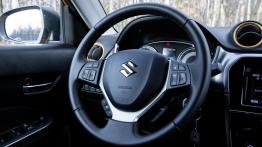 Suzuki Vitara 1.0 Boosterjet 111 KM - galeria redakcyjna (1) - kierownica