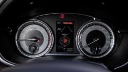 Suzuki Vitara 1.0 Boosterjet 111 KM - galeria redakcyjna (1) - zestaw wskaźników