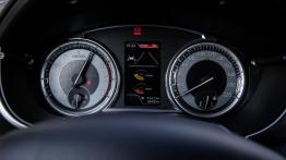 Suzuki Vitara 1.0 Boosterjet 111 KM - galeria redakcyjna (1) - zestaw wskaźników