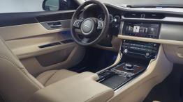 Jaguar XF Sportbrake - ładny i praktyczny