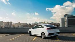 Hyundai Ioniq Hybrid – dokąd zmierzasz, technologio?