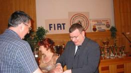 Dziennikarze – rajdowcy pod stadionem X-lecia