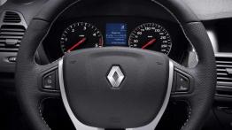 Renault Laguna GT z czterema skrętnymi kołami