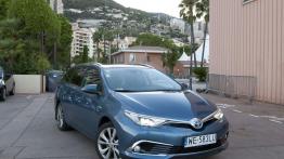 Wakacje z hybrydą - Toyota Auris