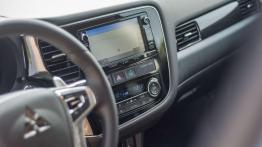 Mitsubishi Outlander PHEV (MY16) - dialog z klientem