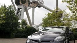 Zmusza do przemyśleń - Toyota Prius Plug-in Hybrid