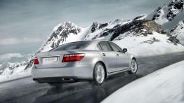 Napęd na cztery koła: czy warto dopłacać?