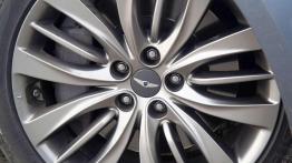 Hyundai Genesis 3.8 HTRAC vs. Lancia Thema 3.6 AWD - nie tylko Niemcy