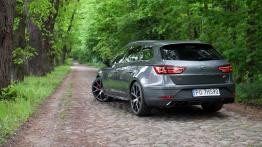 Seat Leon ST Cupra 370 Carbon - galeria redakcyjna - widok z ty?u