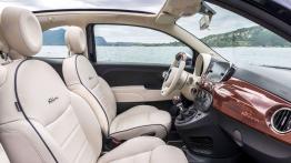 Fiat 500 Riva (2016) - widok ogólny wnętrza z przodu