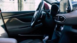 Hyundai Santa Fe 2.0 CRDI 185 KM - galeria redakcyjna - widok ogólny wnętrza z przodu
