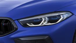 BMW M8 Coupe - lewy przedni reflektor - w??czony